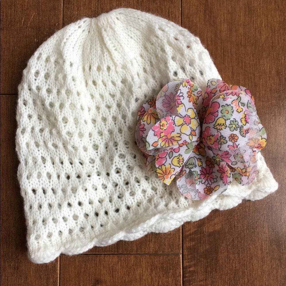 New Carters Baby Girl Hat Size 3-9 Months